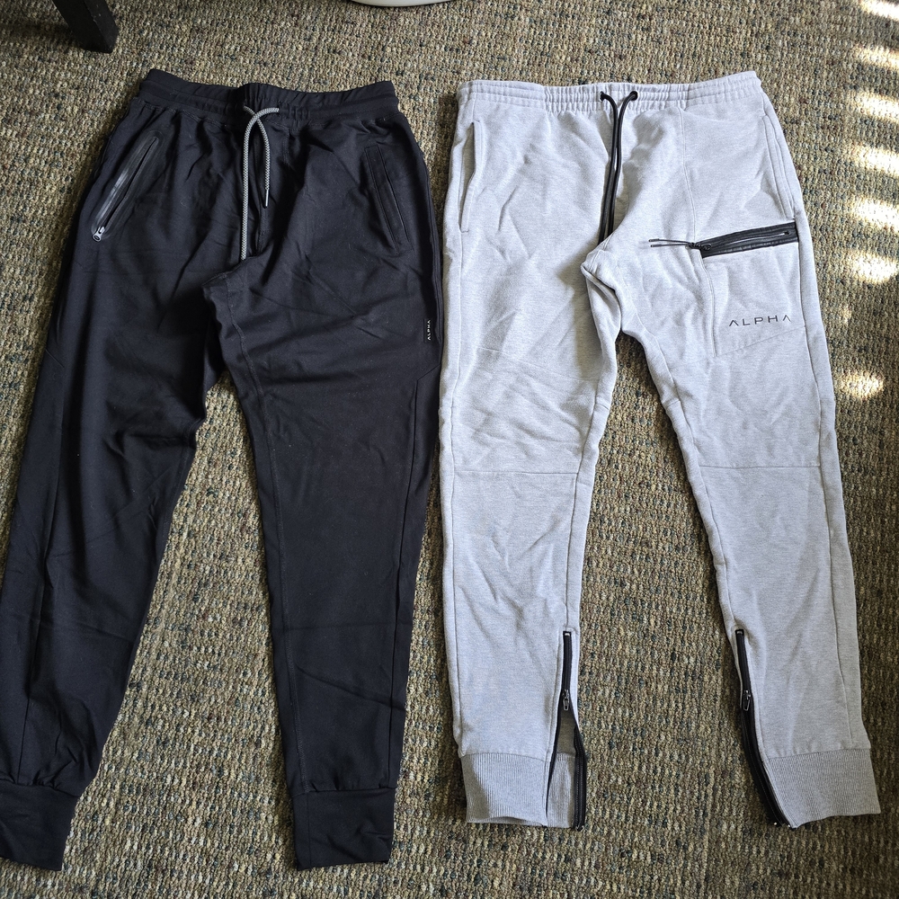 ALPHA mens Jogger Sweatpants - Black & Light Gray